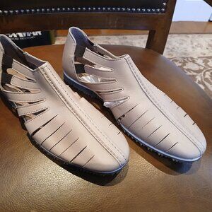 Mens leather vacation walking slipon.